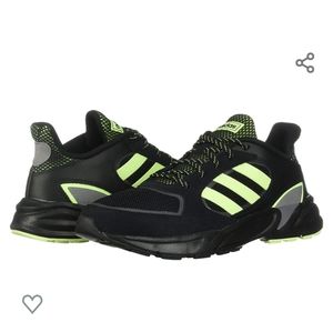 NWOT Mens Adidas 90S Valasion Sneaker - 12